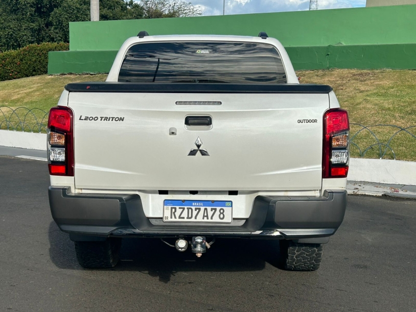 mitsubishi l200 triton 2.4 16v turbo diesel sport outdoor gls cd 4p 4x4 automatico 2.0 20254