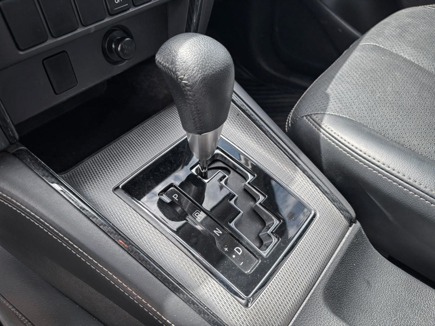 mitsubishi l200 triton 2.4 16v turbo diesel sport outdoor gls cd 4p 4x4 automatico 202512