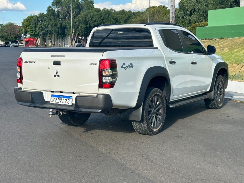 mitsubishi l200 triton 2.4 16v turbo diesel sport outdoor gls cd 4p 4x4 automatico 2.0 202513