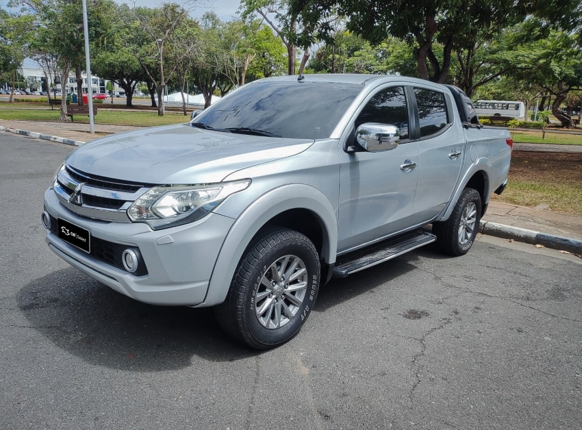 mitsubishi l200 triton 2.4 16v turbo diesel sport hpe-s cd 4p 4x4 automatico 2.0 manual 20192