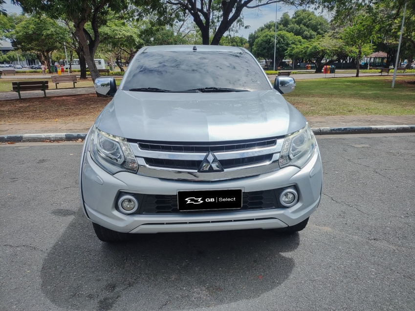 mitsubishi l200 triton 2.4 16v turbo diesel sport hpe-s cd 4p 4x4 automatico 2.0 manual 20191
