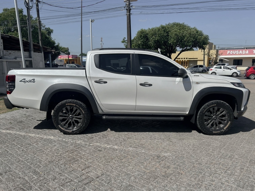 mitsubishi l200 triton 2.4 16v turbo diesel sport outdoor gls cd 4p 4x4 automatico 20256