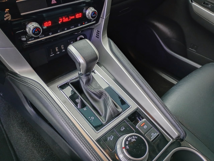 pajero sport hpe-s6