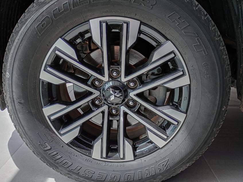 pajero sport hpe-s10