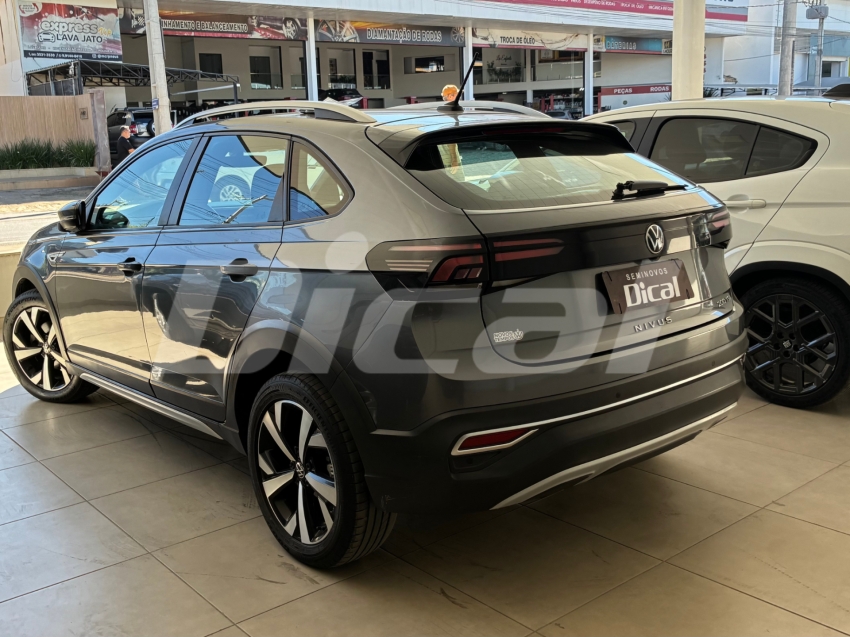 volkswagen nivus 1.0 200 tsi total flex highline automatico 4p 20213