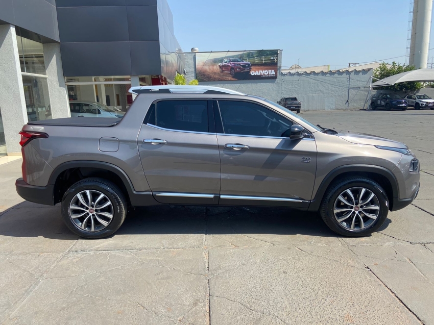 fiat toro 2.0 16v turbo diesel volcano 4wd at9 4p automatico 2021 fiat toro 2.0 16v turbo diesel volcano 4wd at9 4p automatico 2021