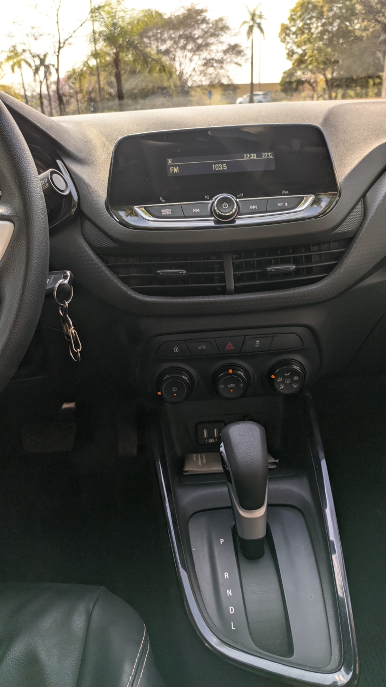onix plus turbo automatico