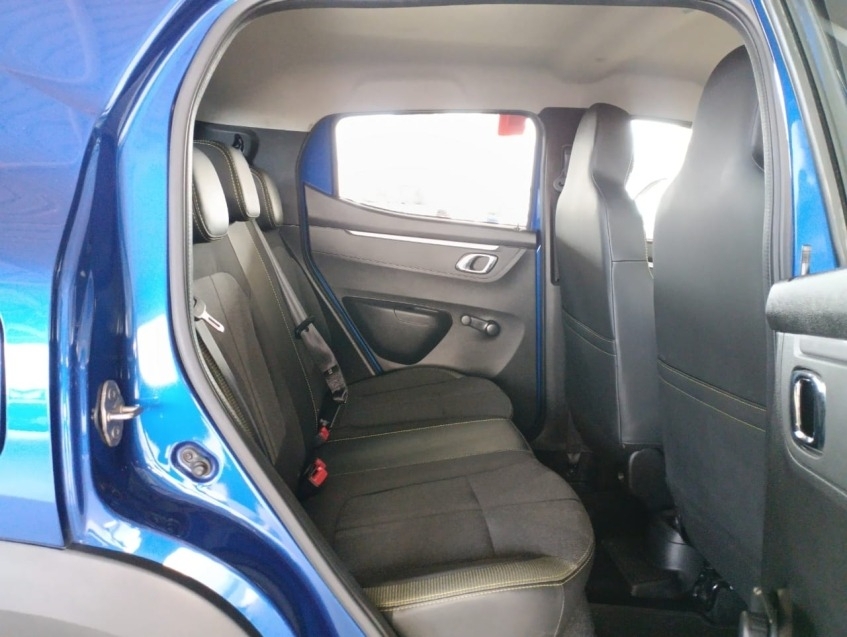 renault kwid outsider