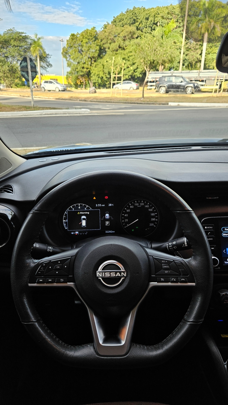 kicks exclusive cvt 1.610