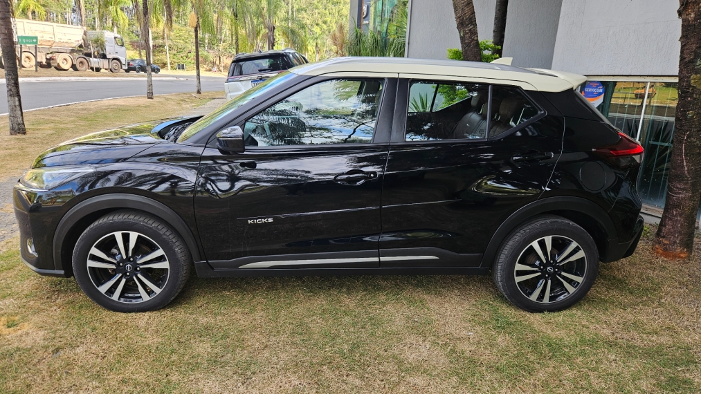 kicks exclusive cvt 1.66