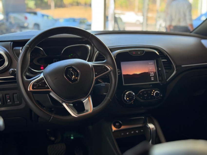 renault captur 1.3 tce flex iconic x-tronic 4p automatico 20224