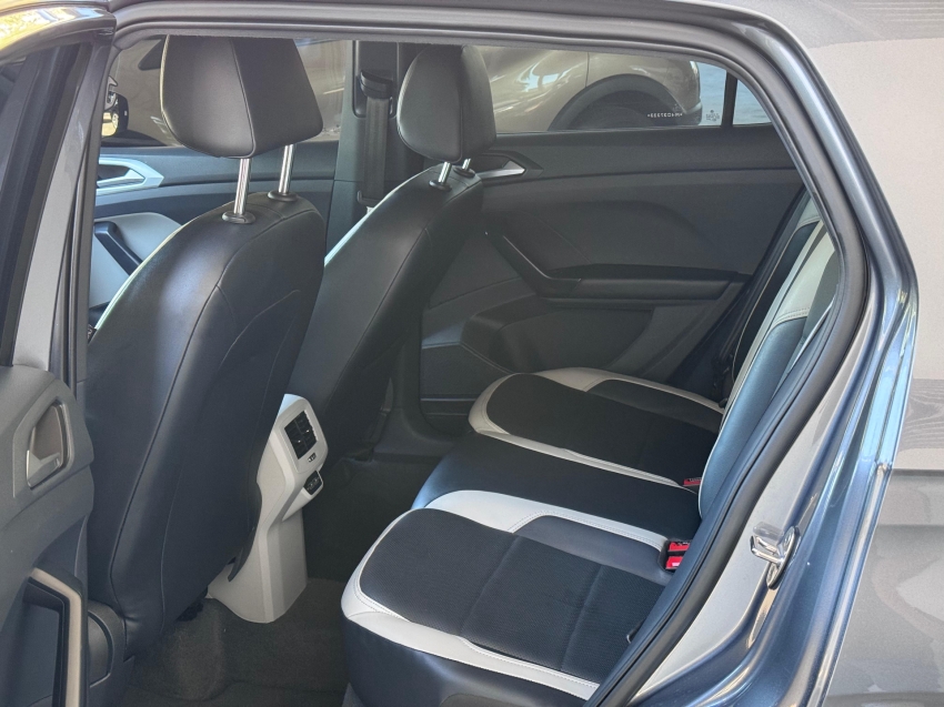 volkswagen t-cross 1.4 250 tsi total flex highline automatico 4p 20215
