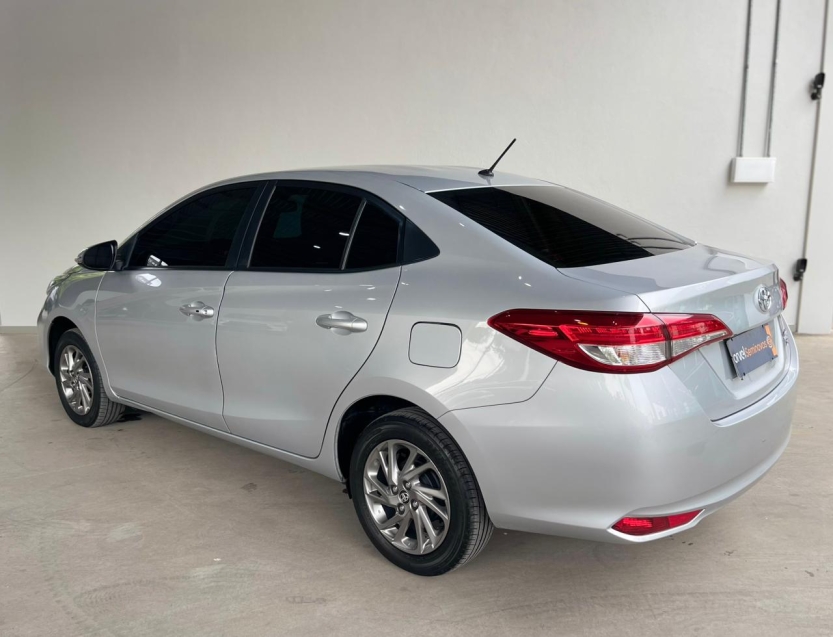 toyota yaris 1.5 16v flex sedan xs multidrive 4p automatico 20241
