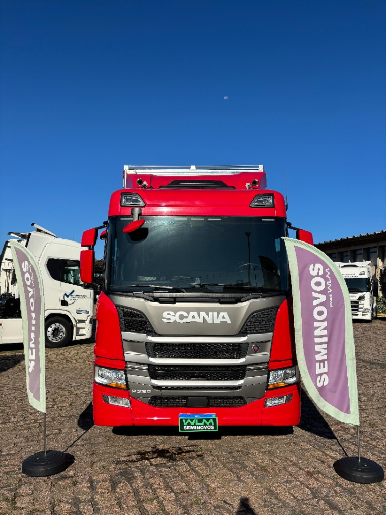 scania p360 8x2 vermelha scania p360 8x2 vermelha