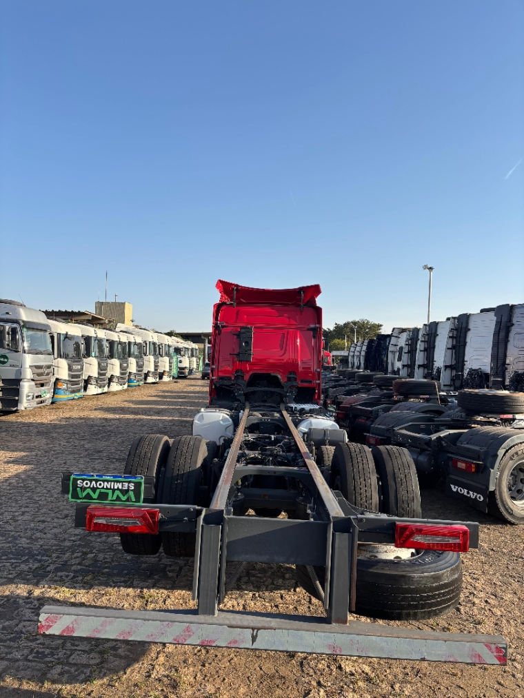 scania p320 8x2 vermelha3