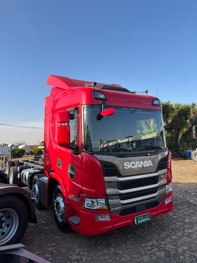 scania p320 8x2 vermelha5