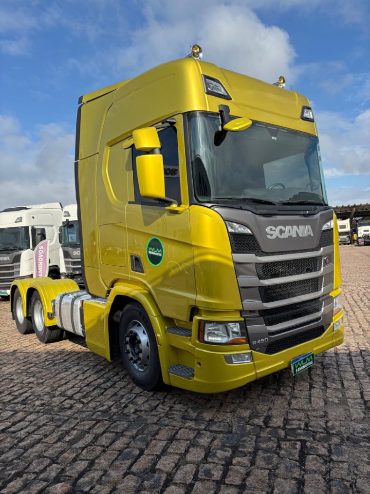 scania r450 a6x2 2023 dourado