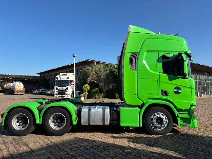 scania r450 a6x2 2023 verde