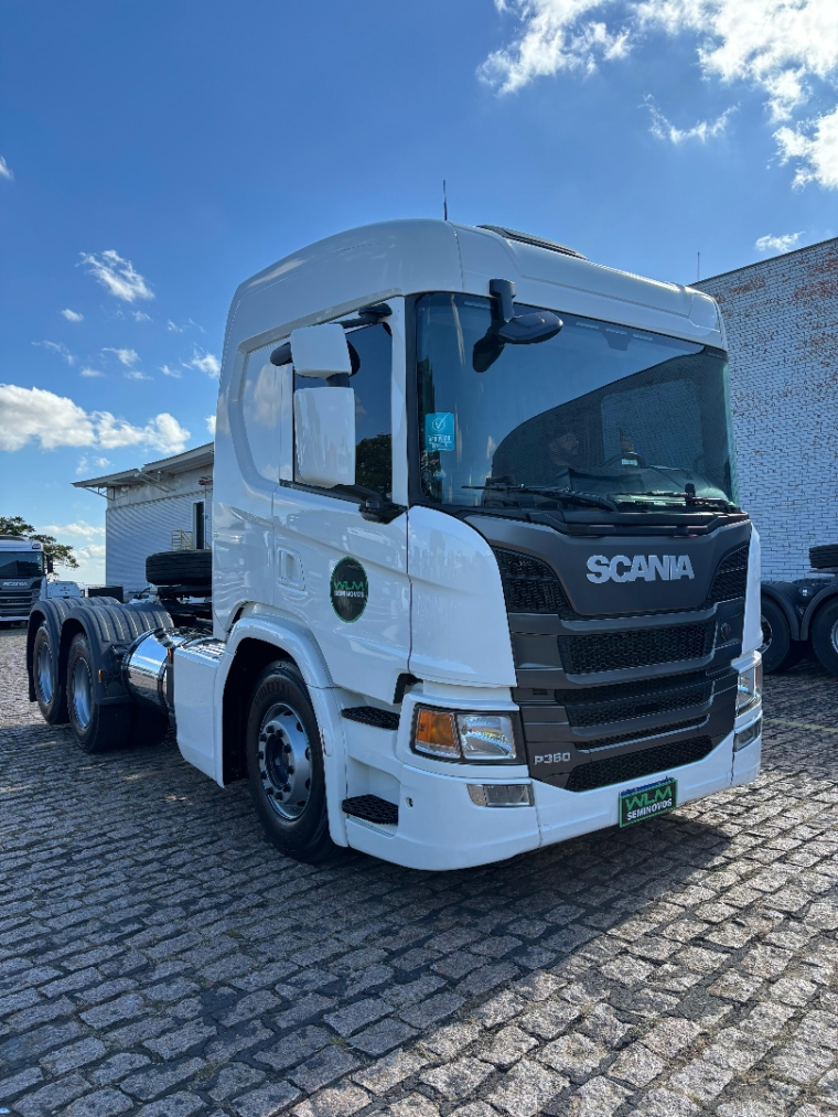 scania p360 a6x2 branca