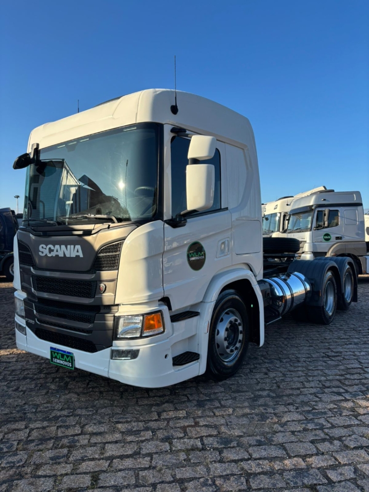 scania p360 a6x2 branca