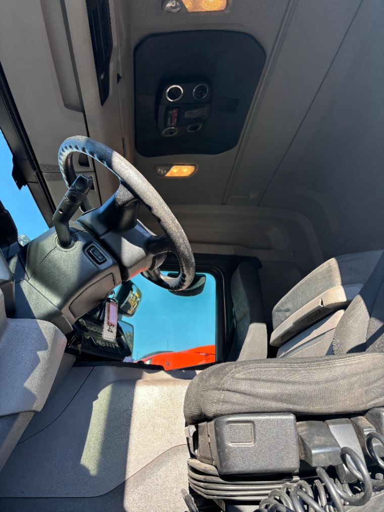 scania p360 6x2 branca retarder