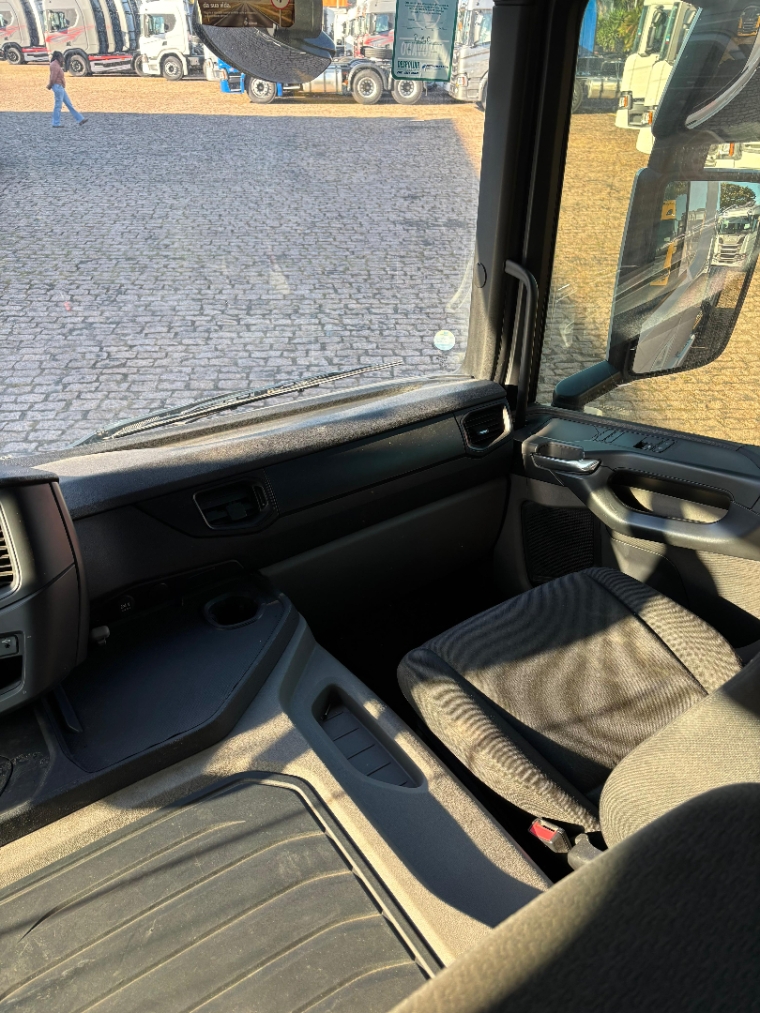 scania p360 6x2 branca retarder