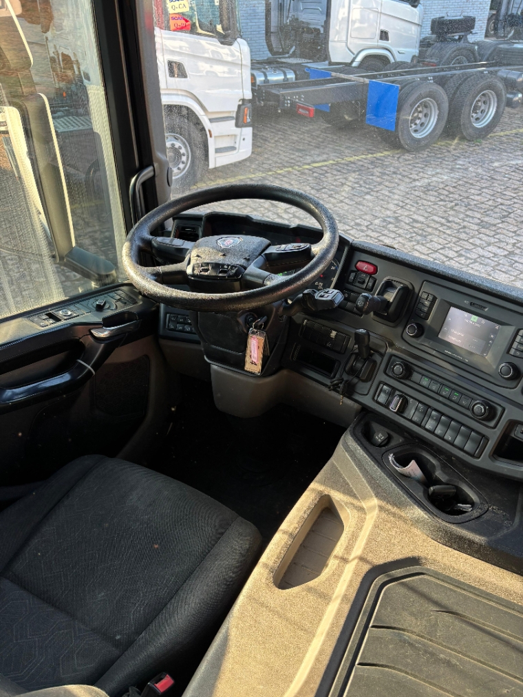 scania p360 6x2 branca retarder