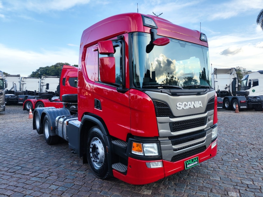 scania p410 a6x2 vermelha