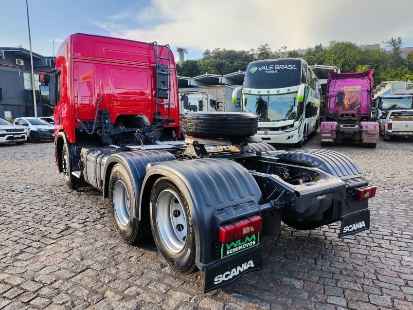 scania p410 a6x2 vermelha