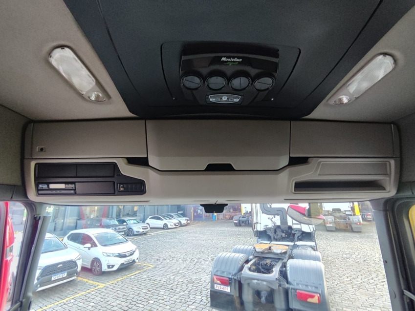 scania p410 a6x2 vermelha