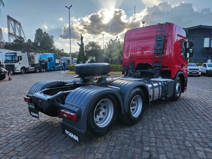 scania p410 a6x2 vermelha
