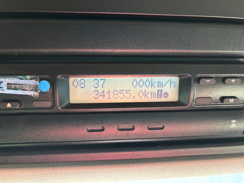 scania p360 a6x2 branca