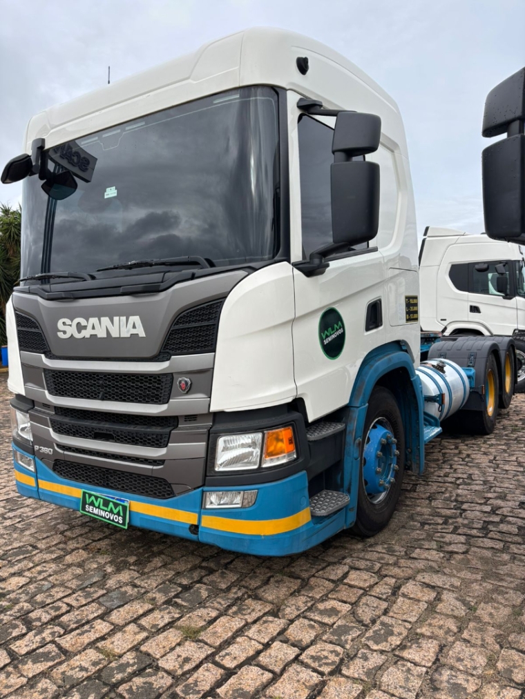 scania p360 a6x2 branca scania p360 a6x2 branca