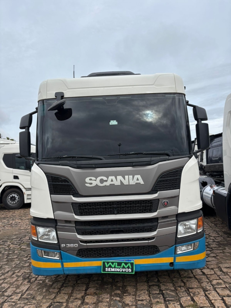scania p360 a6x2 branca