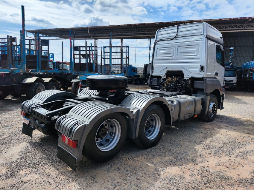 mercedes axor 2536 6x2 prata