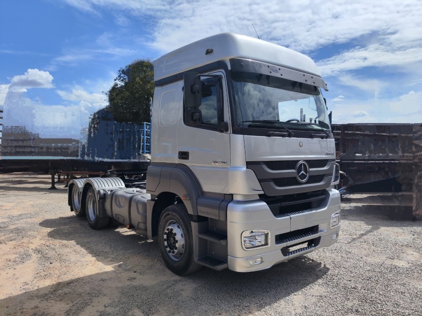 mercedes axor 2536 6x2 prata