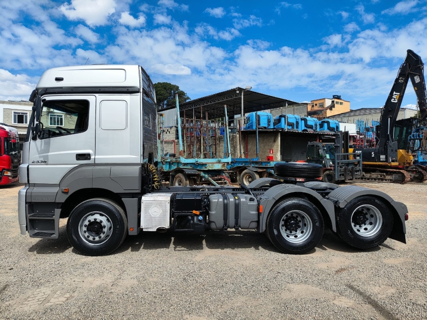 mercedes axor 2536 6x2 prata