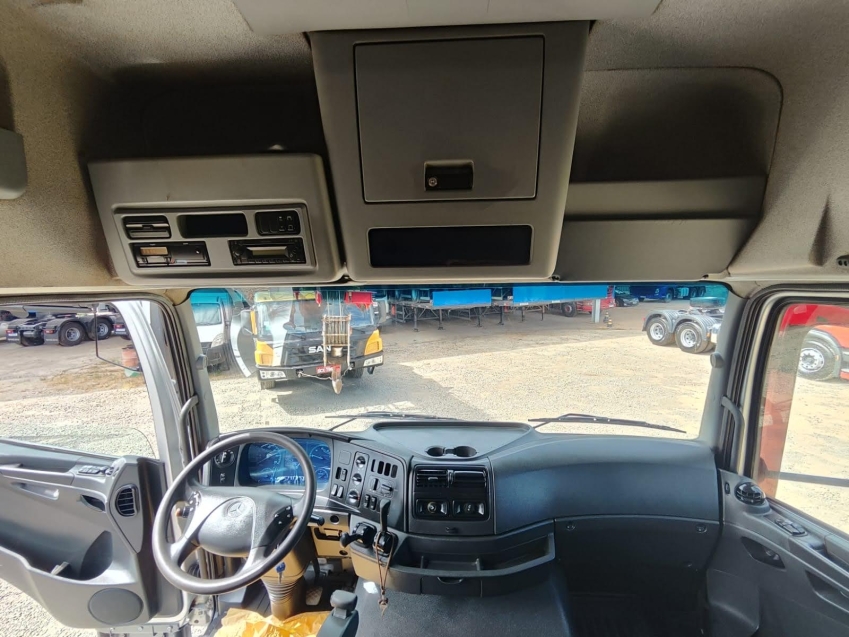 mercedes axor 2536 6x2 prata