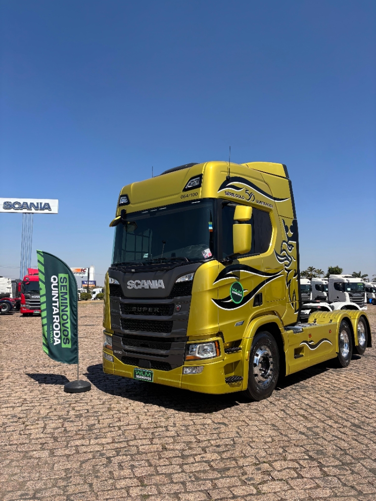scania r460 super 6x2 dourado