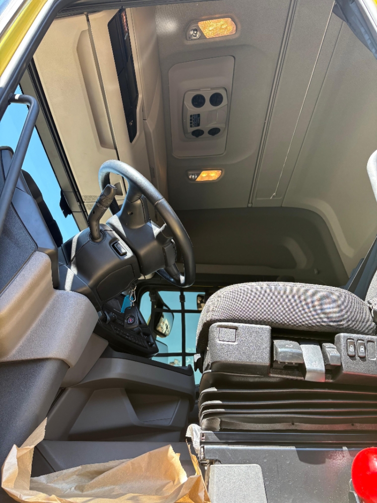 scania r460 super 6x2 dourado6