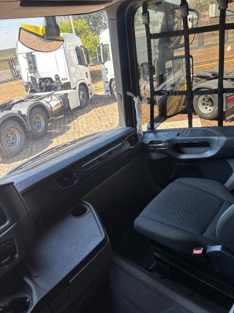 scania r460 super 6x2 dourado8