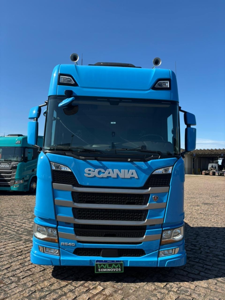 scania r540 6x4 azul1
