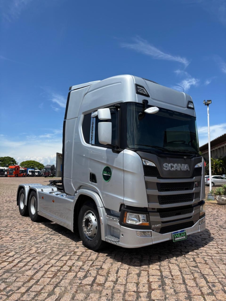 scania r540 a6x4 prata
