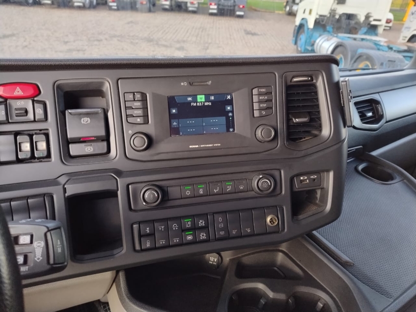 scania r460 a6x2 vermelha8