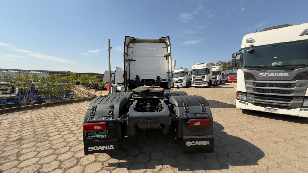 scania r450 a6x2 branco4
