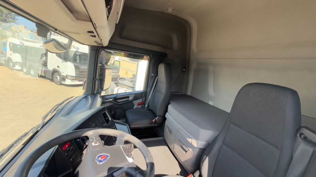 scania r450 a6x2 branco10