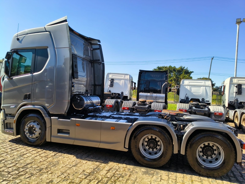 scania r 560 a6x4 diesel 2p automatico 20244