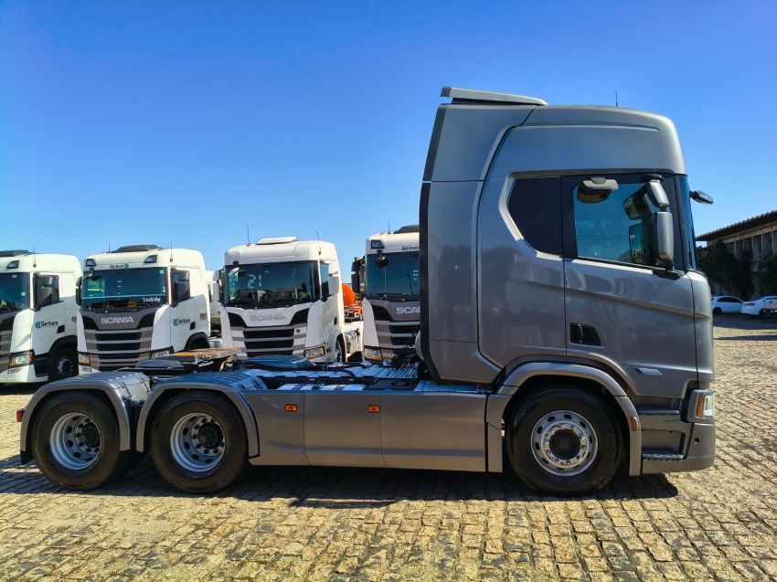 scania r 560 a6x4 diesel 2p automatico 20242