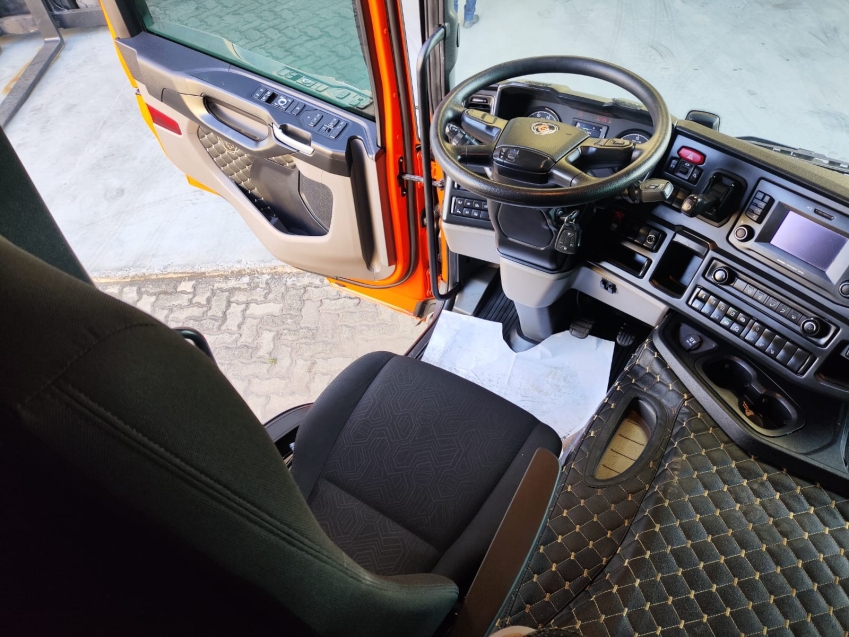 scania p 360 8x2 diesel 2p automatico 202411