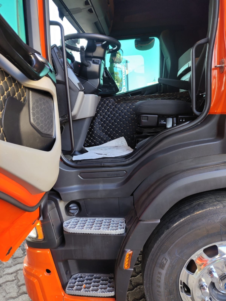 scania p 360 8x2 diesel 2p automatico 202418